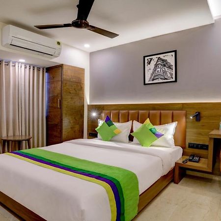 Treebo Castle Rock Inn Mumbai Bagian luar foto