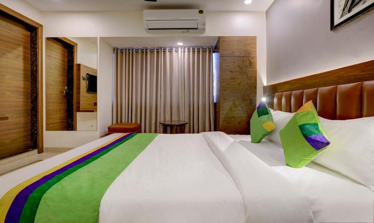 Treebo Castle Rock Inn Mumbai Bagian luar foto