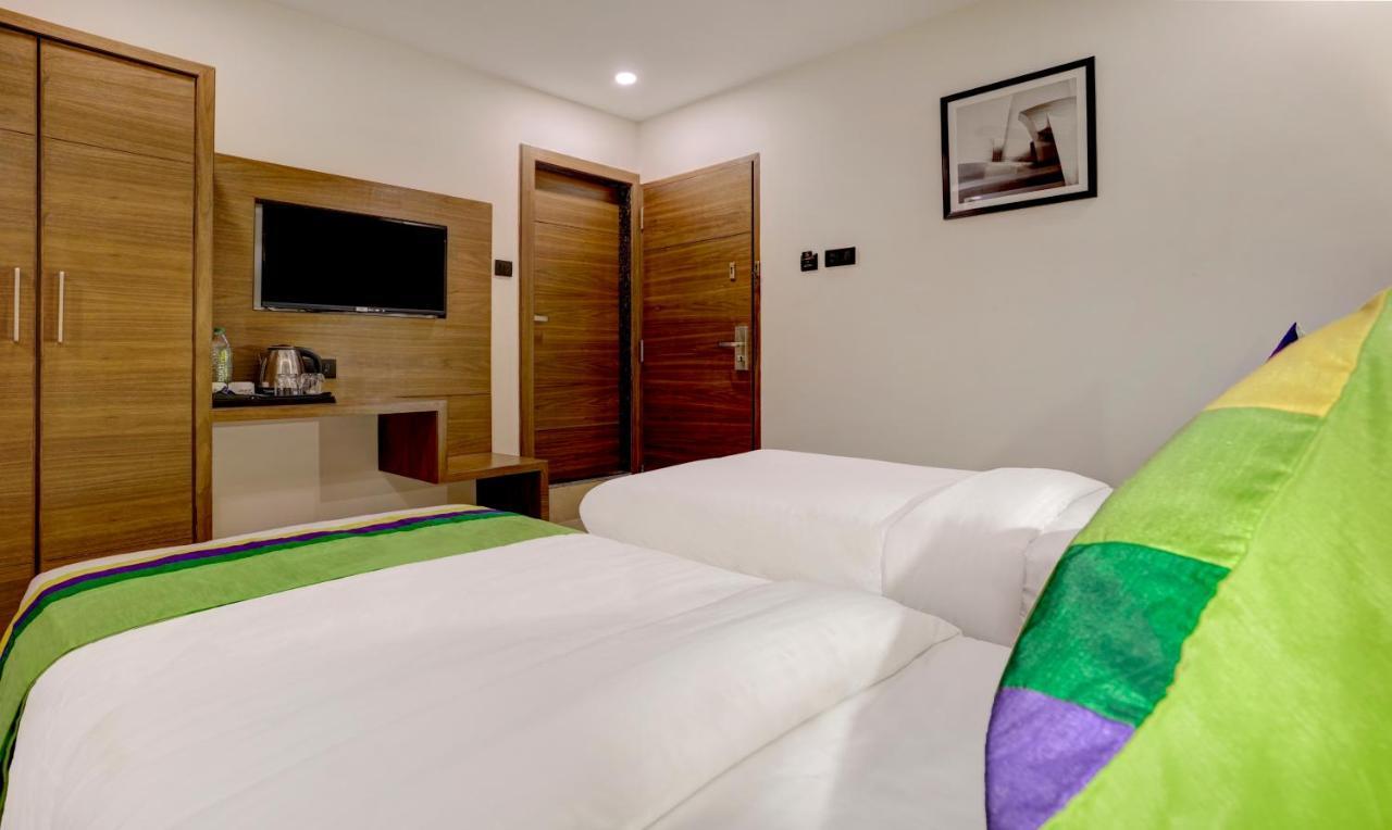 Treebo Castle Rock Inn Mumbai Bagian luar foto