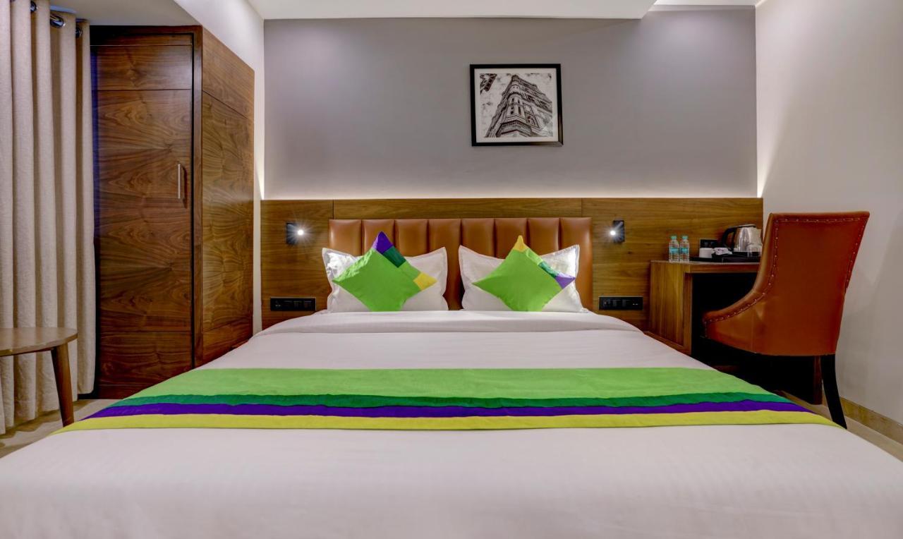 Treebo Castle Rock Inn Mumbai Bagian luar foto