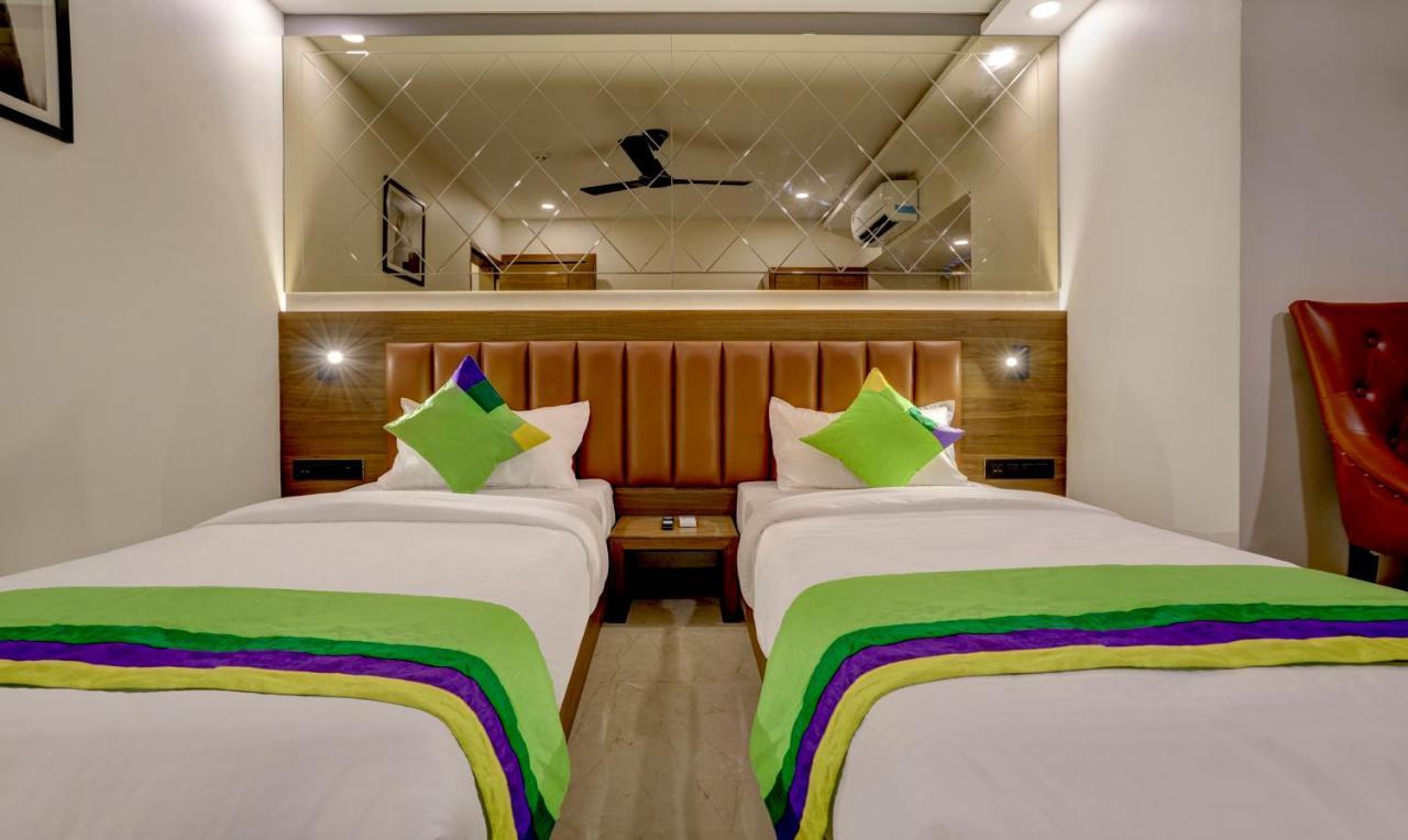 Treebo Castle Rock Inn Mumbai Bagian luar foto