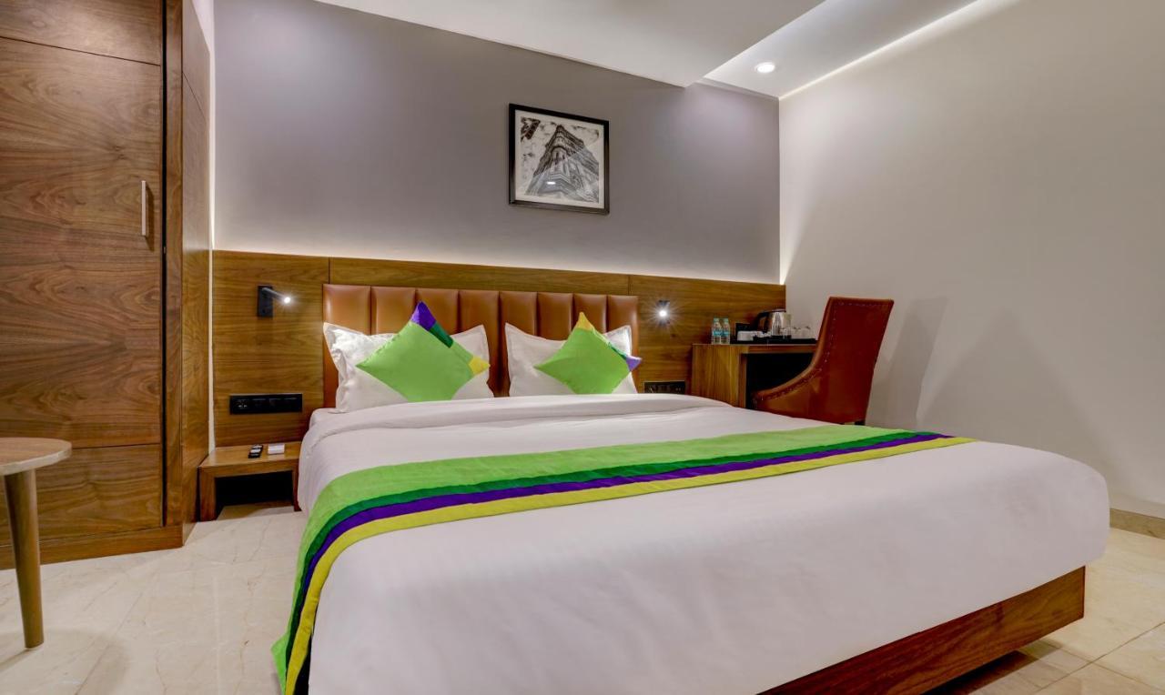 Treebo Castle Rock Inn Mumbai Bagian luar foto